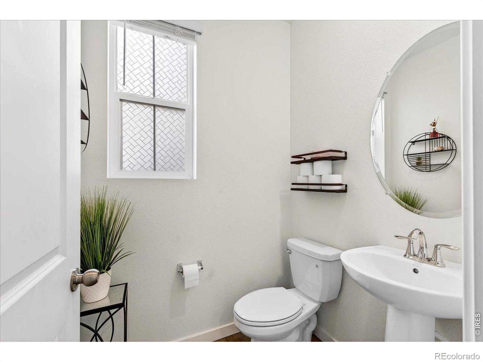 MLS Image #5 for 10271  tucson street,commerce city, Colorado