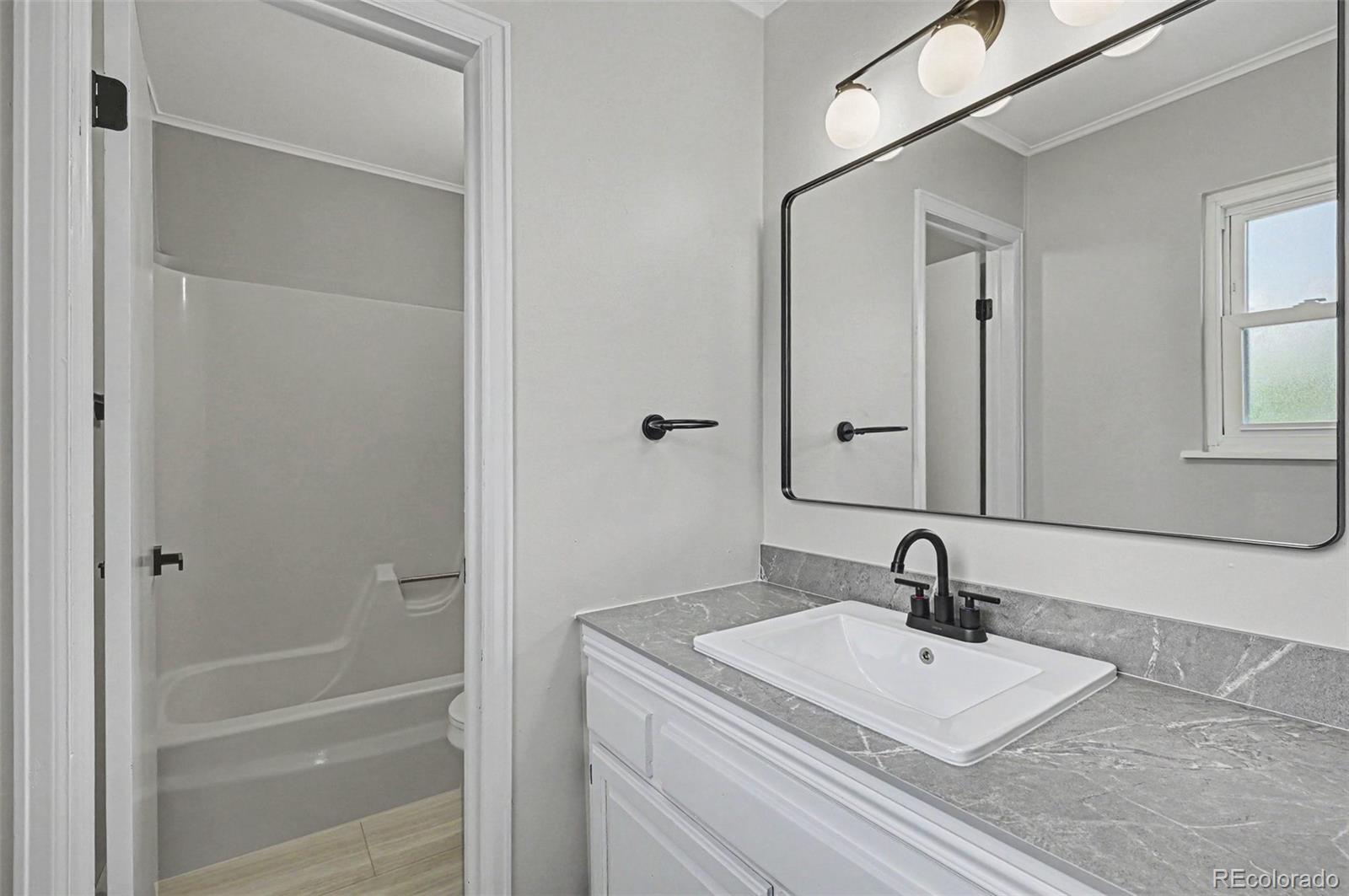 MLS Image #14 for 2977 s sheridan boulevard,denver, Colorado