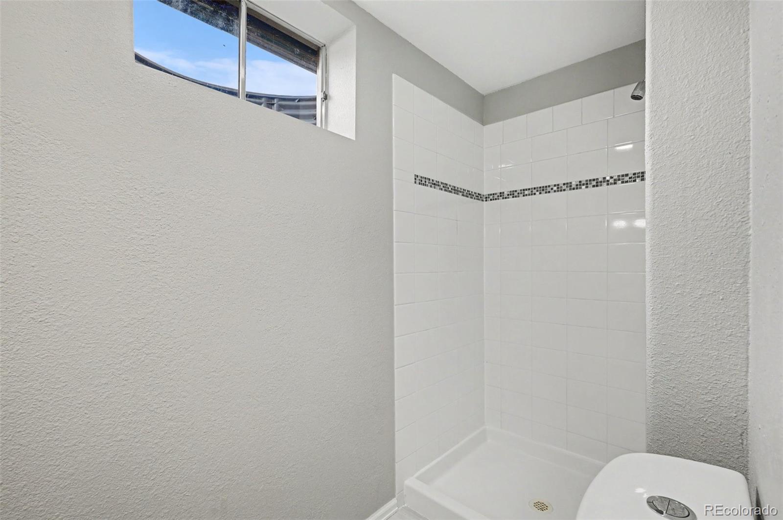 MLS Image #19 for 2977 s sheridan boulevard,denver, Colorado