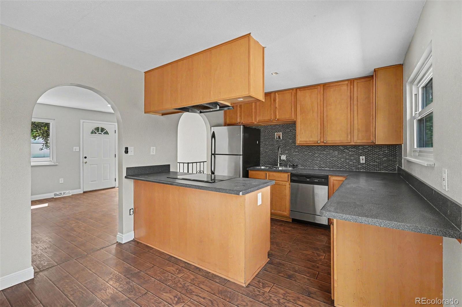 MLS Image #4 for 2977 s sheridan boulevard,denver, Colorado