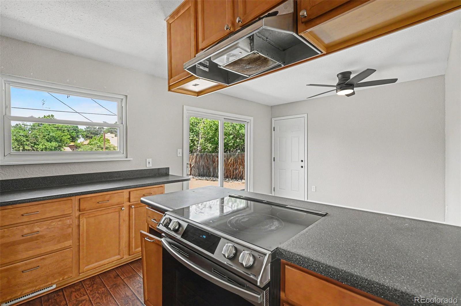 MLS Image #5 for 2977 s sheridan boulevard,denver, Colorado