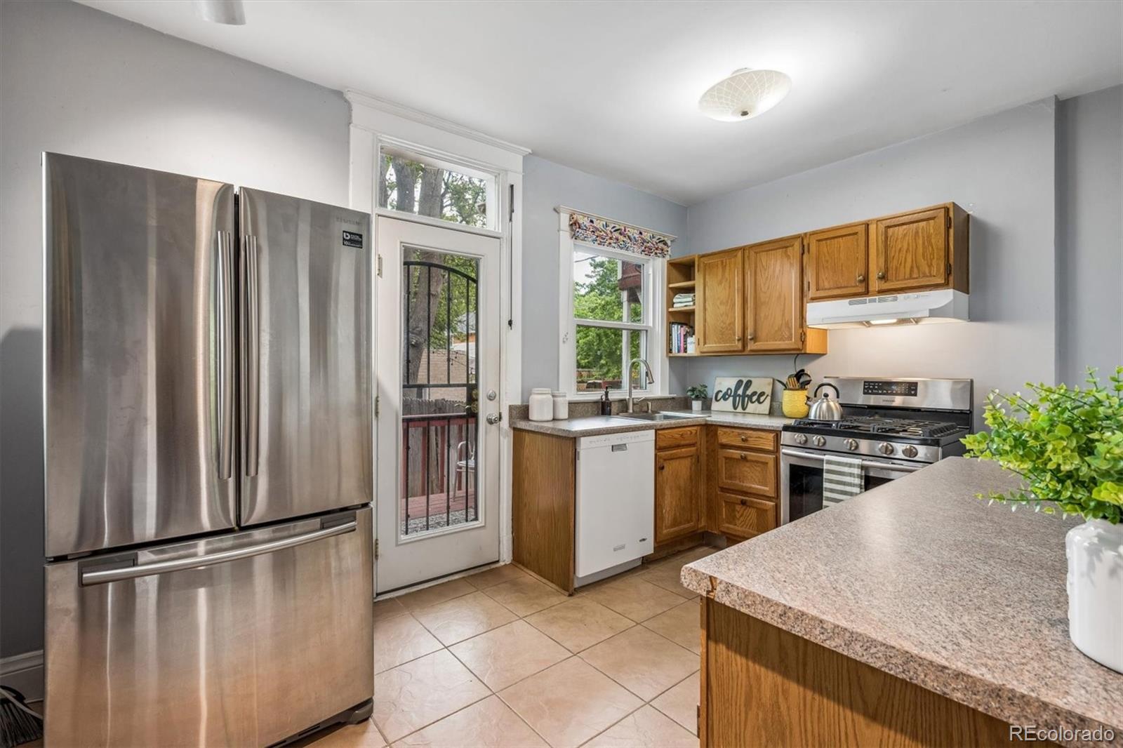 MLS Image #11 for 1060  saint paul street,denver, Colorado