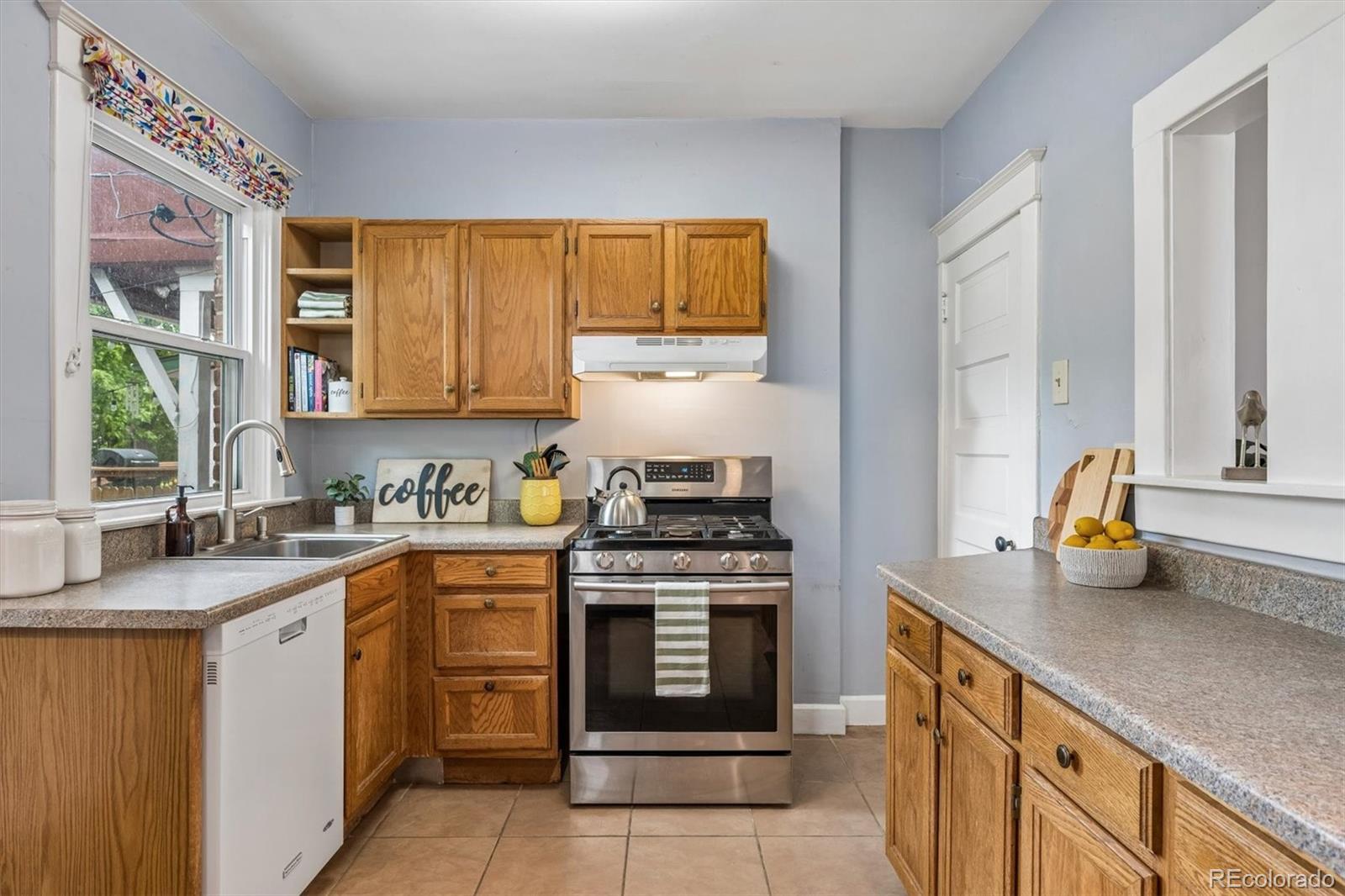 MLS Image #12 for 1060  saint paul street,denver, Colorado