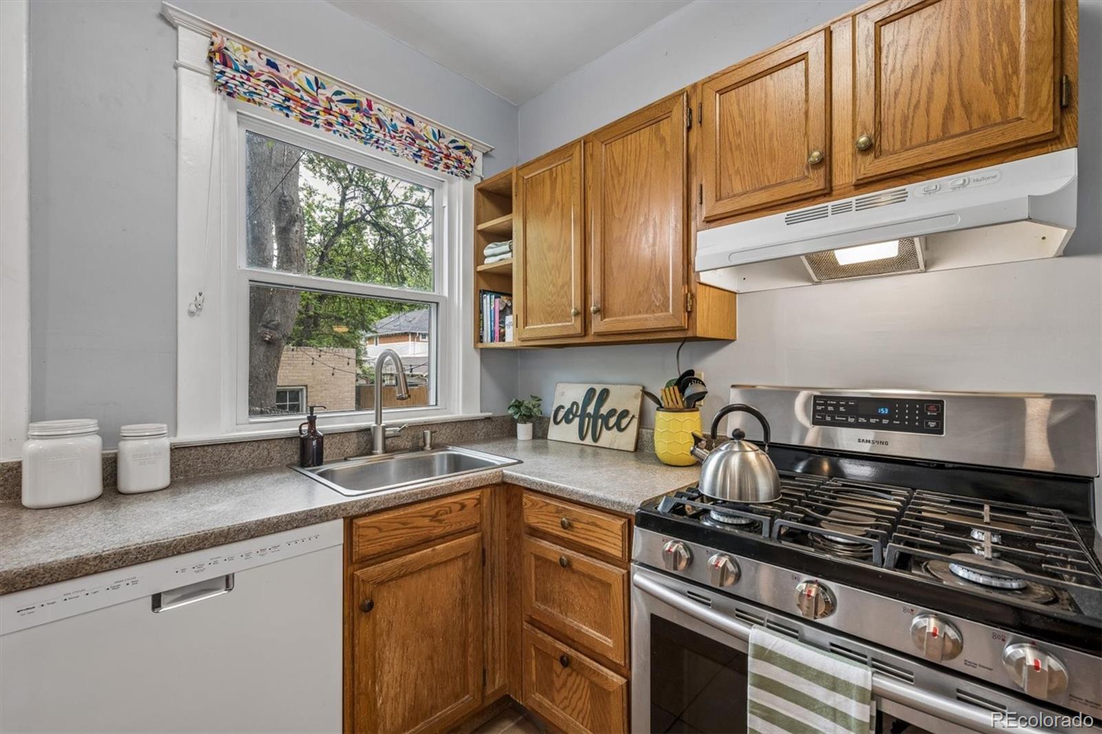 MLS Image #14 for 1060  saint paul street,denver, Colorado