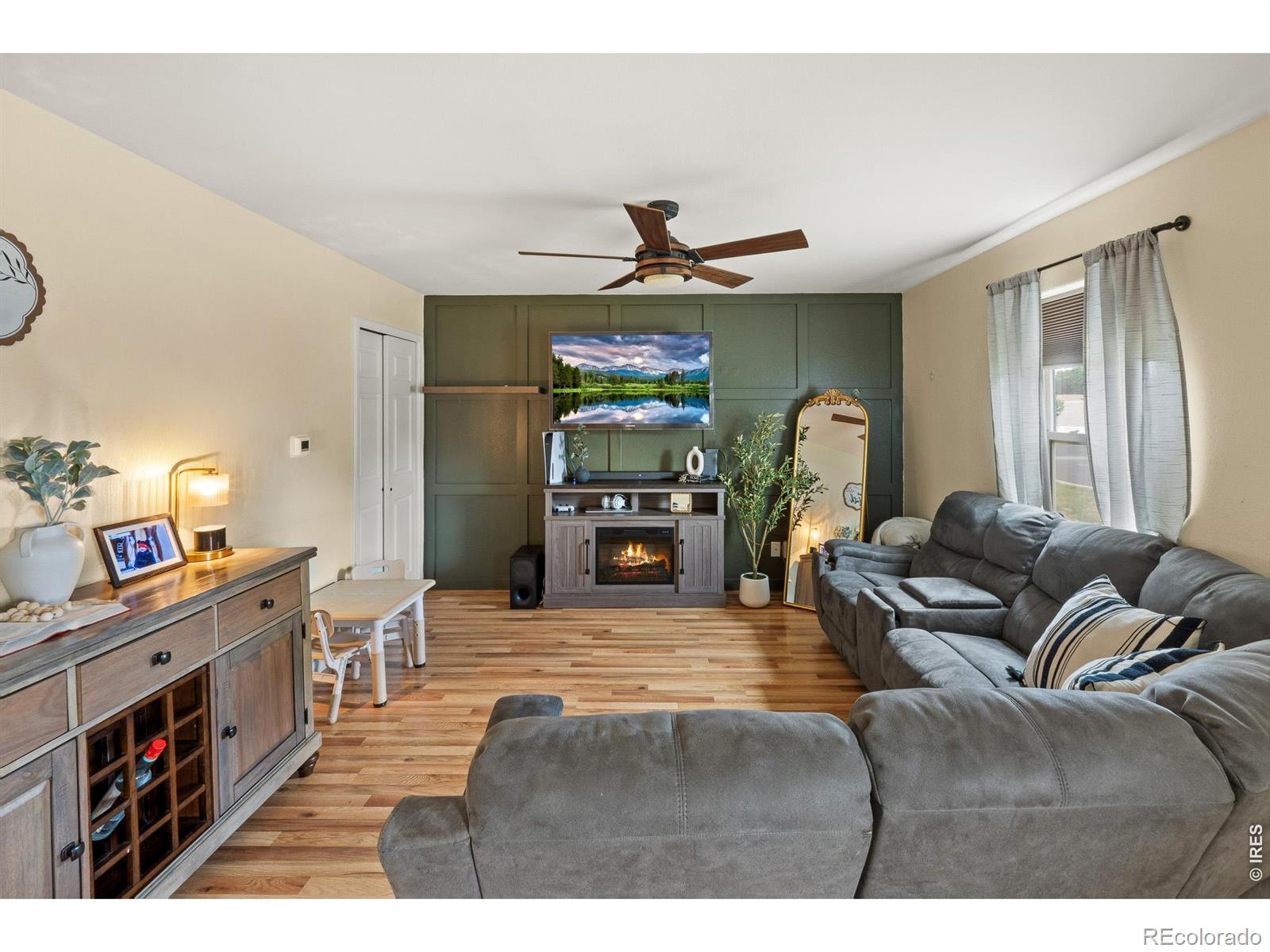 MLS Image #5 for 3705  riverside parkway,evans, Colorado