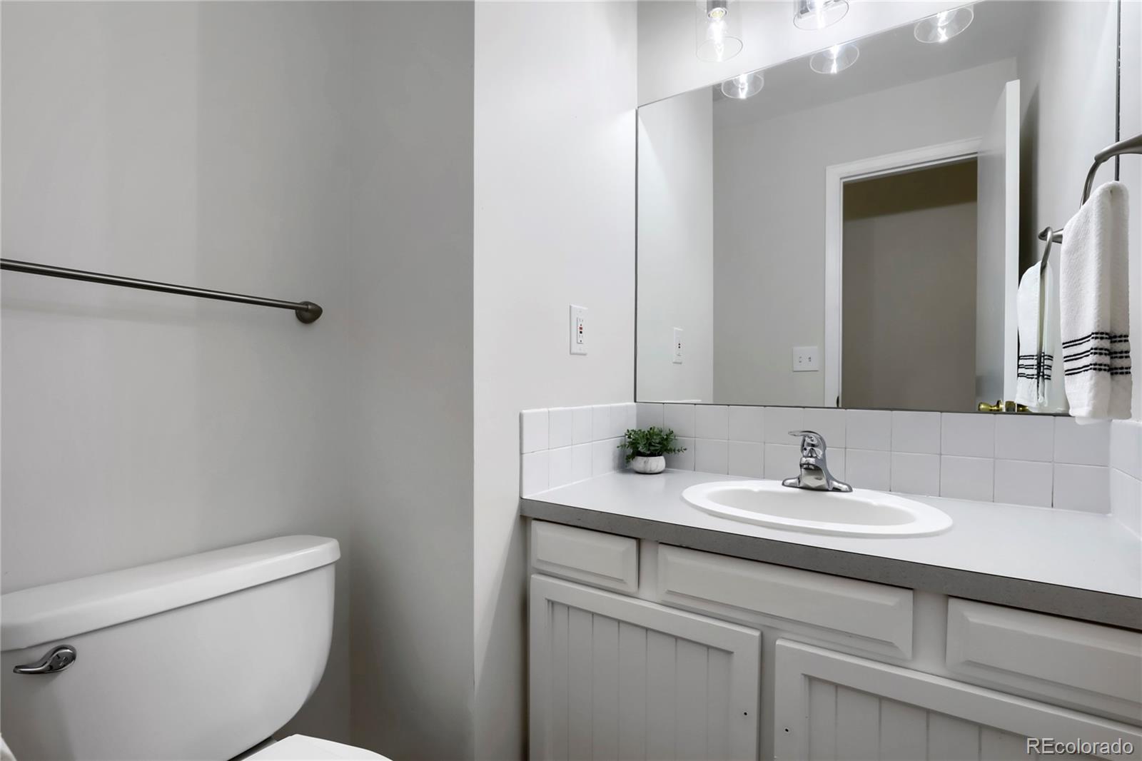 MLS Image #10 for 490 s kingston circle,aurora, Colorado