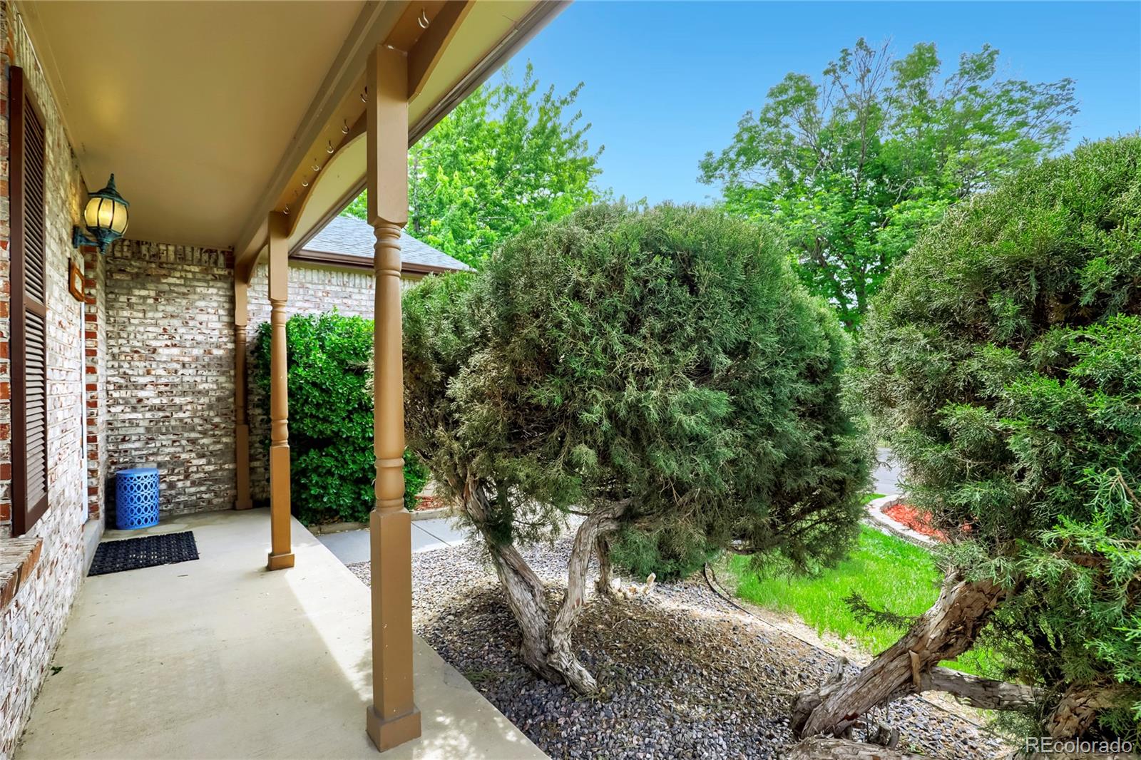 MLS Image #2 for 490 s kingston circle,aurora, Colorado