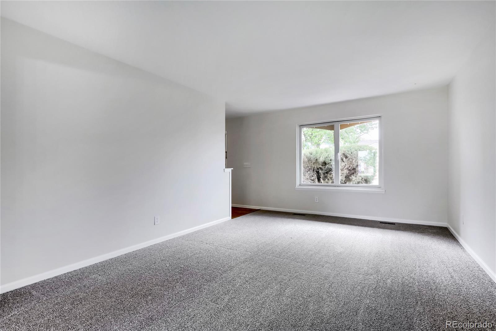 MLS Image #4 for 490 s kingston circle,aurora, Colorado