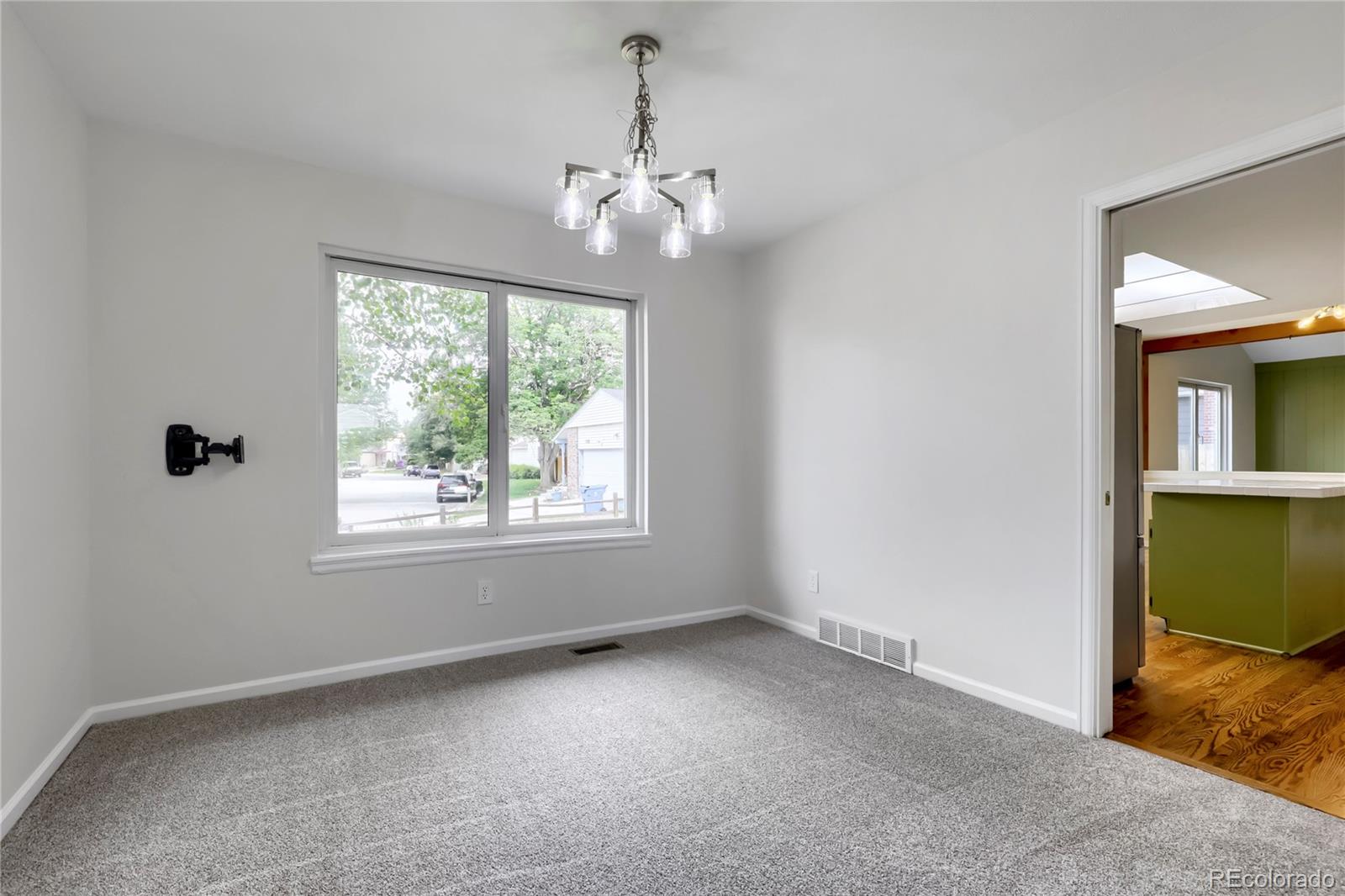 MLS Image #5 for 490 s kingston circle,aurora, Colorado