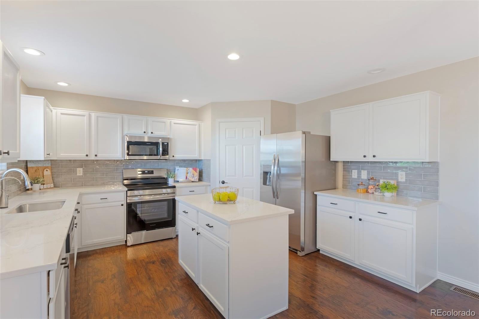 MLS Image #4 for 10121  altura street,commerce city, Colorado