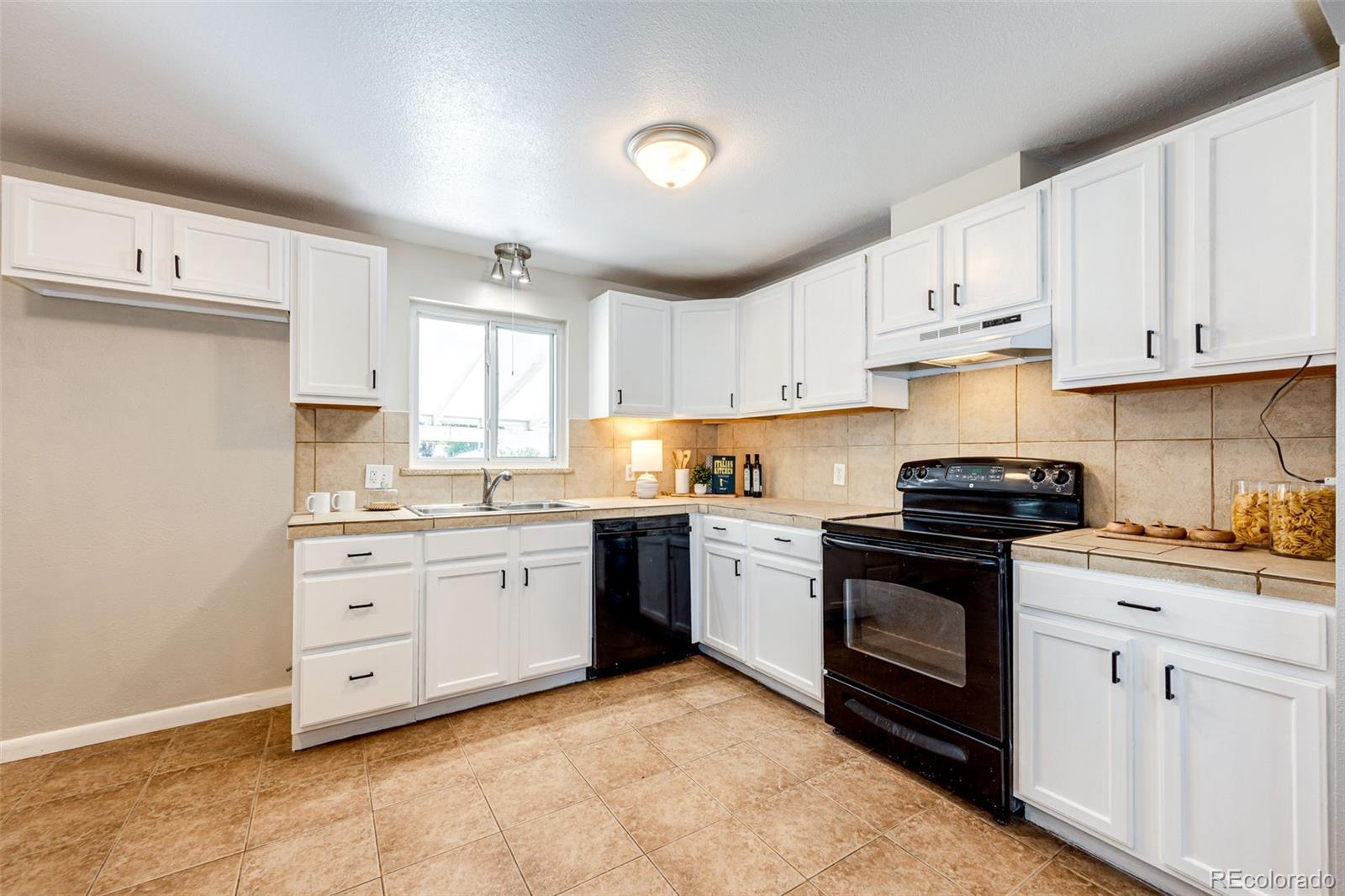 MLS Image #10 for 6724 s ash way,centennial, Colorado