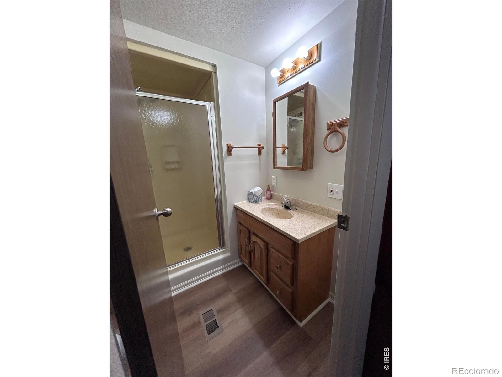 MLS Image #15 for 114  linden drive,log lane village, Colorado