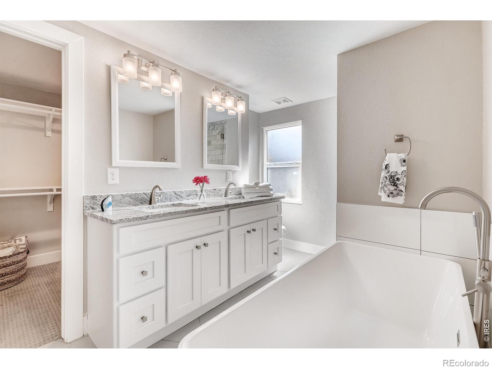 MLS Image #11 for 4035  batavia place,denver, Colorado