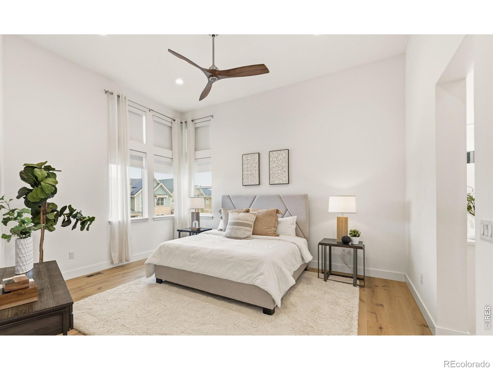 MLS Image #10 for 6121  chester street,denver, Colorado