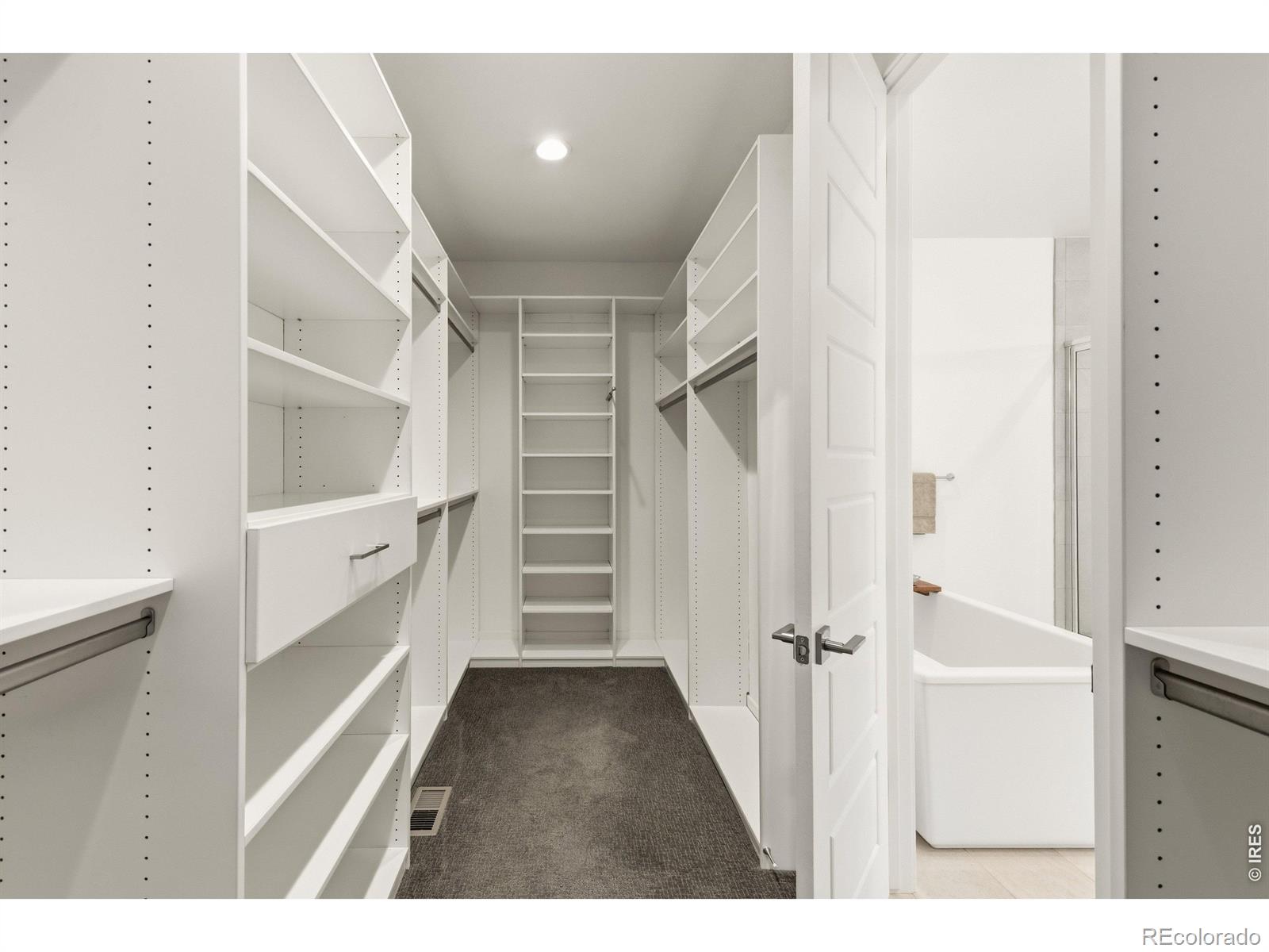 MLS Image #13 for 6121  chester street,denver, Colorado