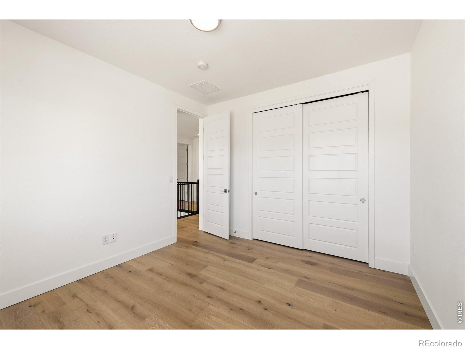 MLS Image #15 for 6121  chester street,denver, Colorado
