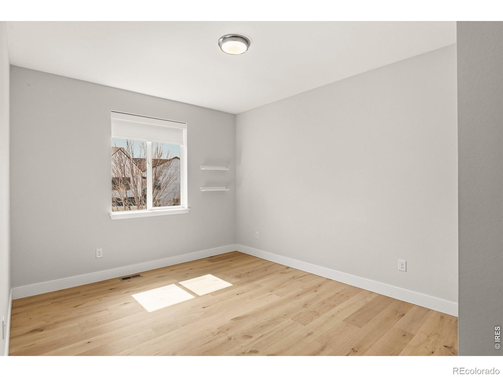 MLS Image #17 for 6121  chester street,denver, Colorado