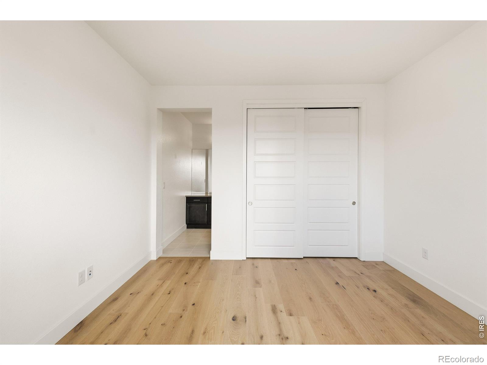 MLS Image #18 for 6121  chester street,denver, Colorado