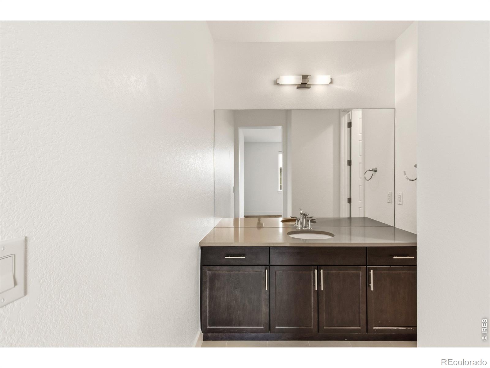MLS Image #19 for 6121  chester street,denver, Colorado