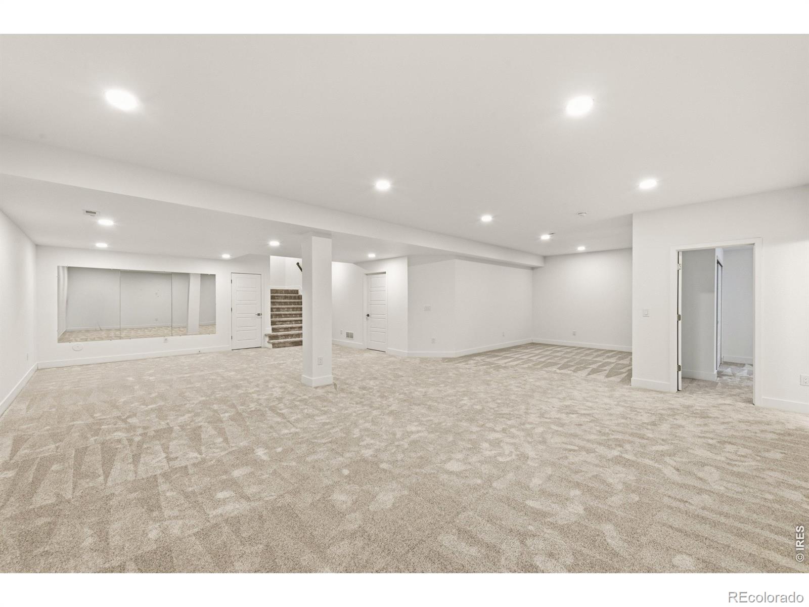 MLS Image #20 for 6121  chester street,denver, Colorado