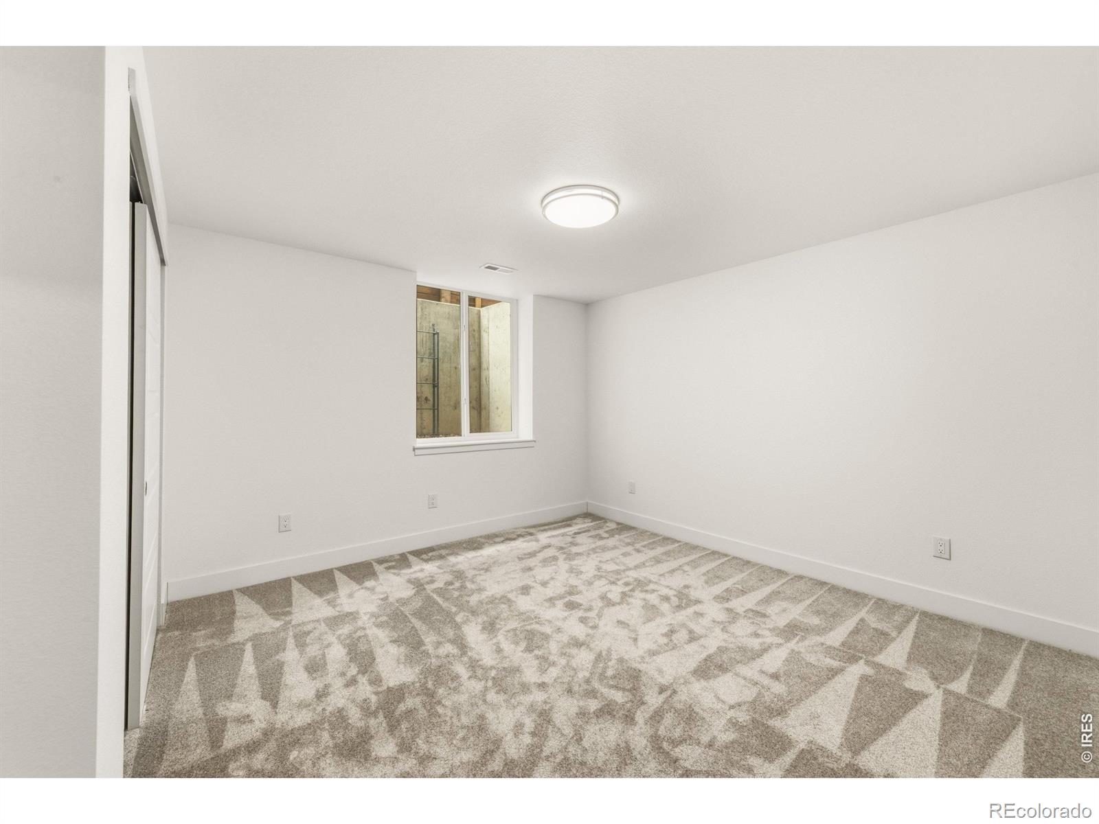 MLS Image #21 for 6121  chester street,denver, Colorado