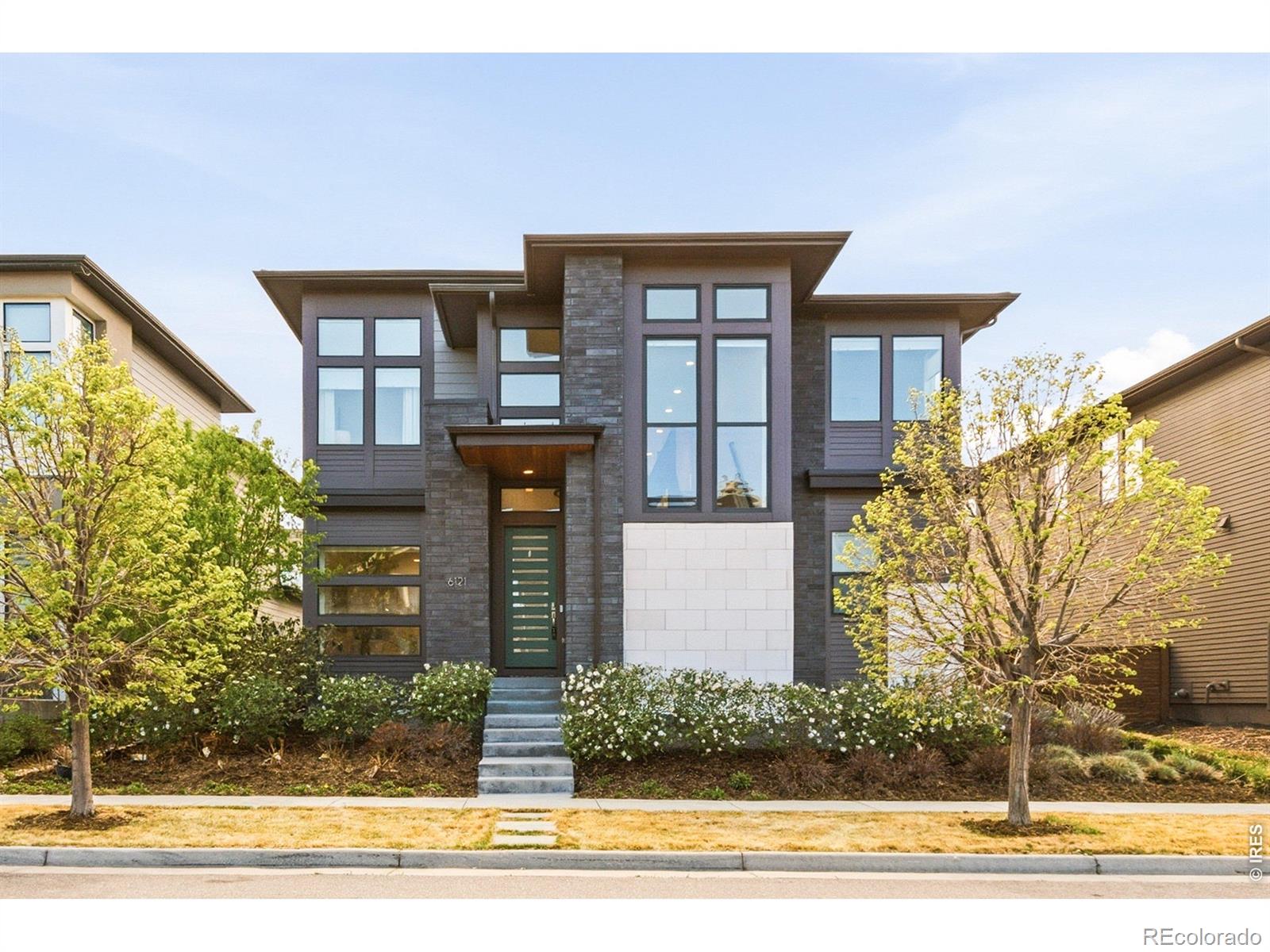 MLS Image #26 for 6121  chester street,denver, Colorado