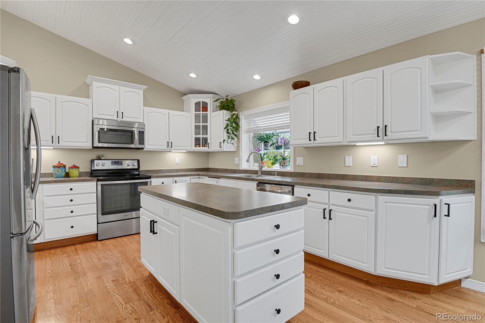 MLS Image #13 for 420  royal oak drive,colorado springs, Colorado