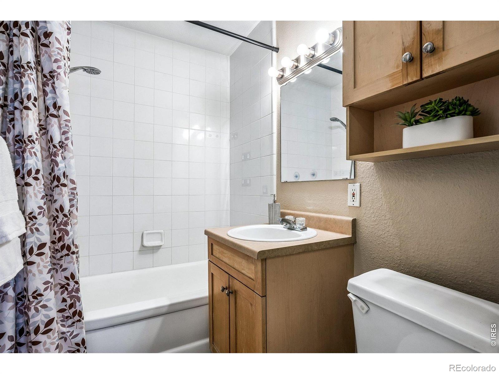 MLS Image #10 for 2500 s york street 213,denver, Colorado