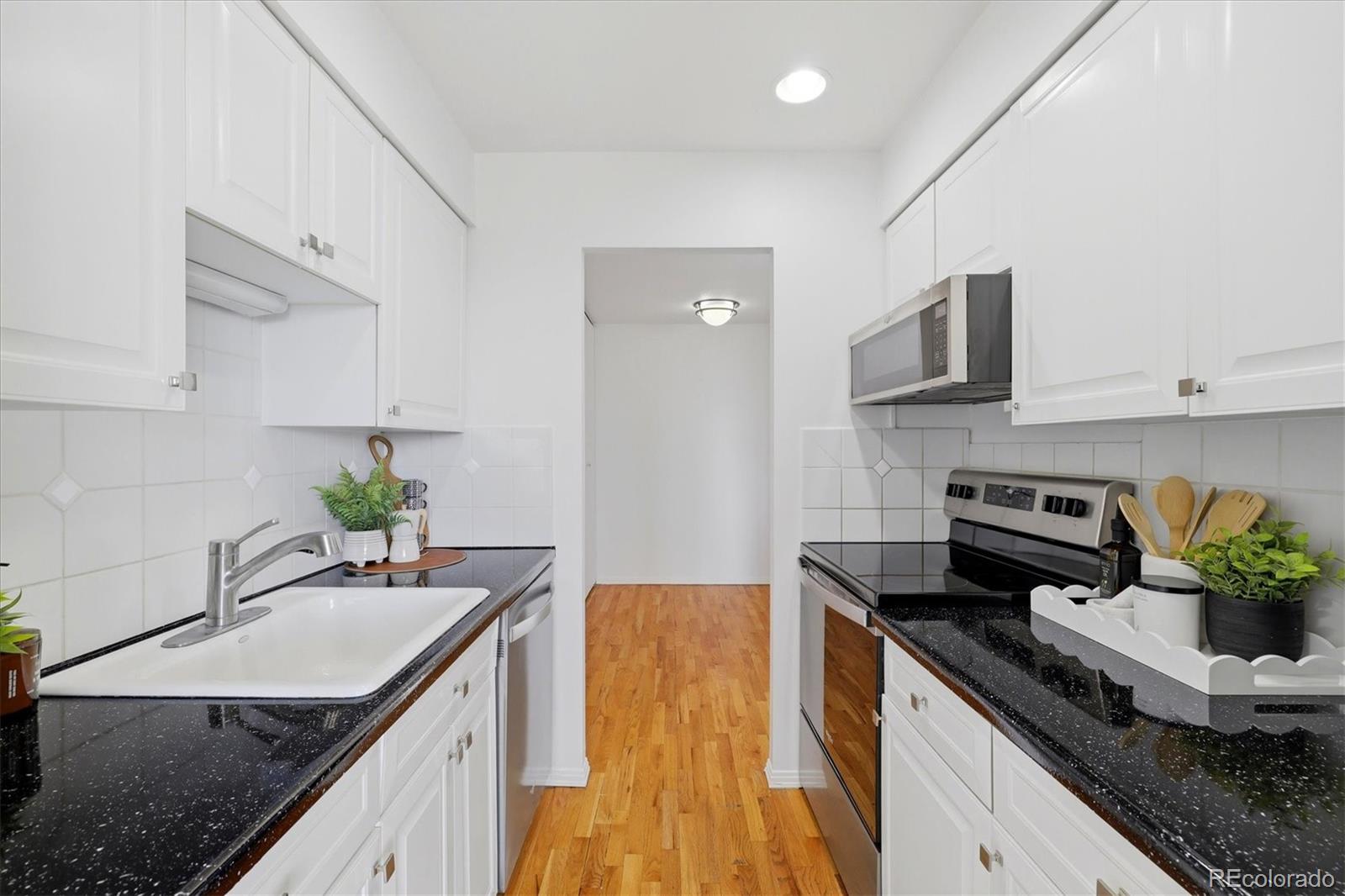 MLS Image #10 for 955  eudora street,denver, Colorado