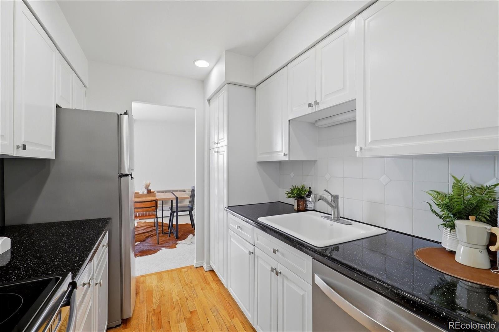 MLS Image #11 for 955  eudora street,denver, Colorado