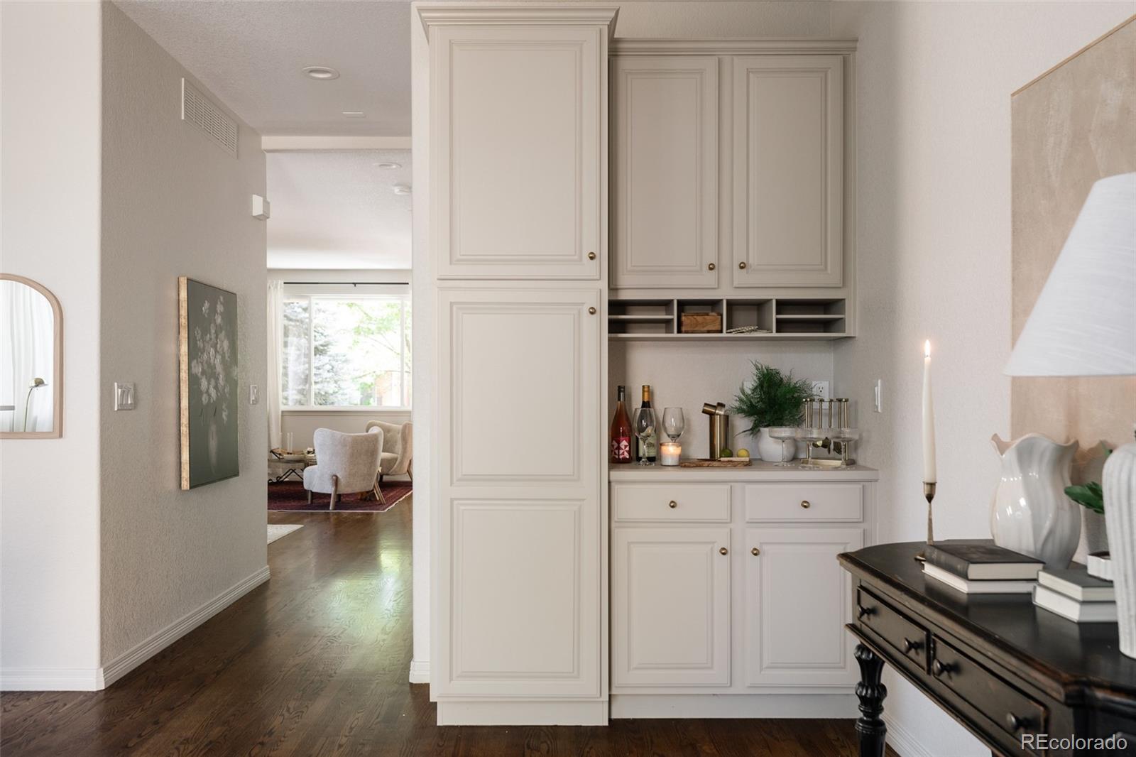MLS Image #11 for 767  elm street,denver, Colorado