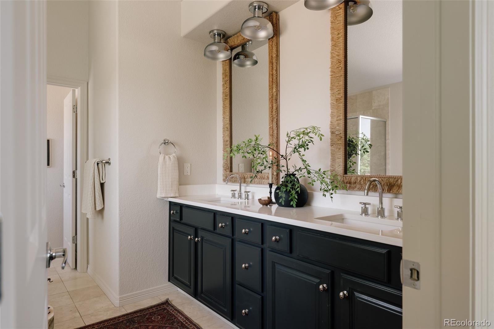 MLS Image #14 for 767  elm street,denver, Colorado