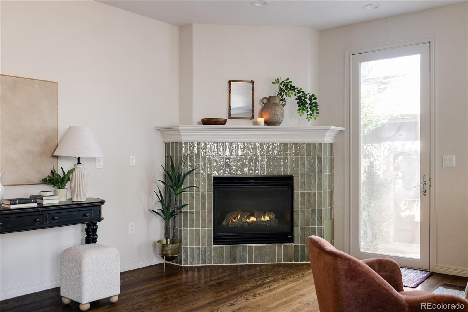 MLS Image #5 for 767  elm street,denver, Colorado