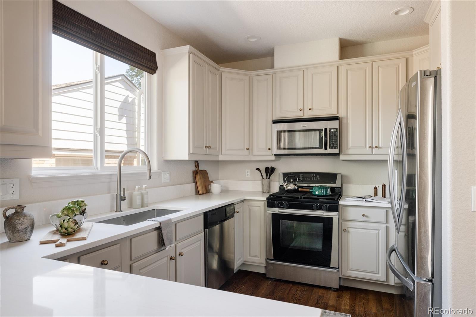 MLS Image #8 for 767  elm street,denver, Colorado