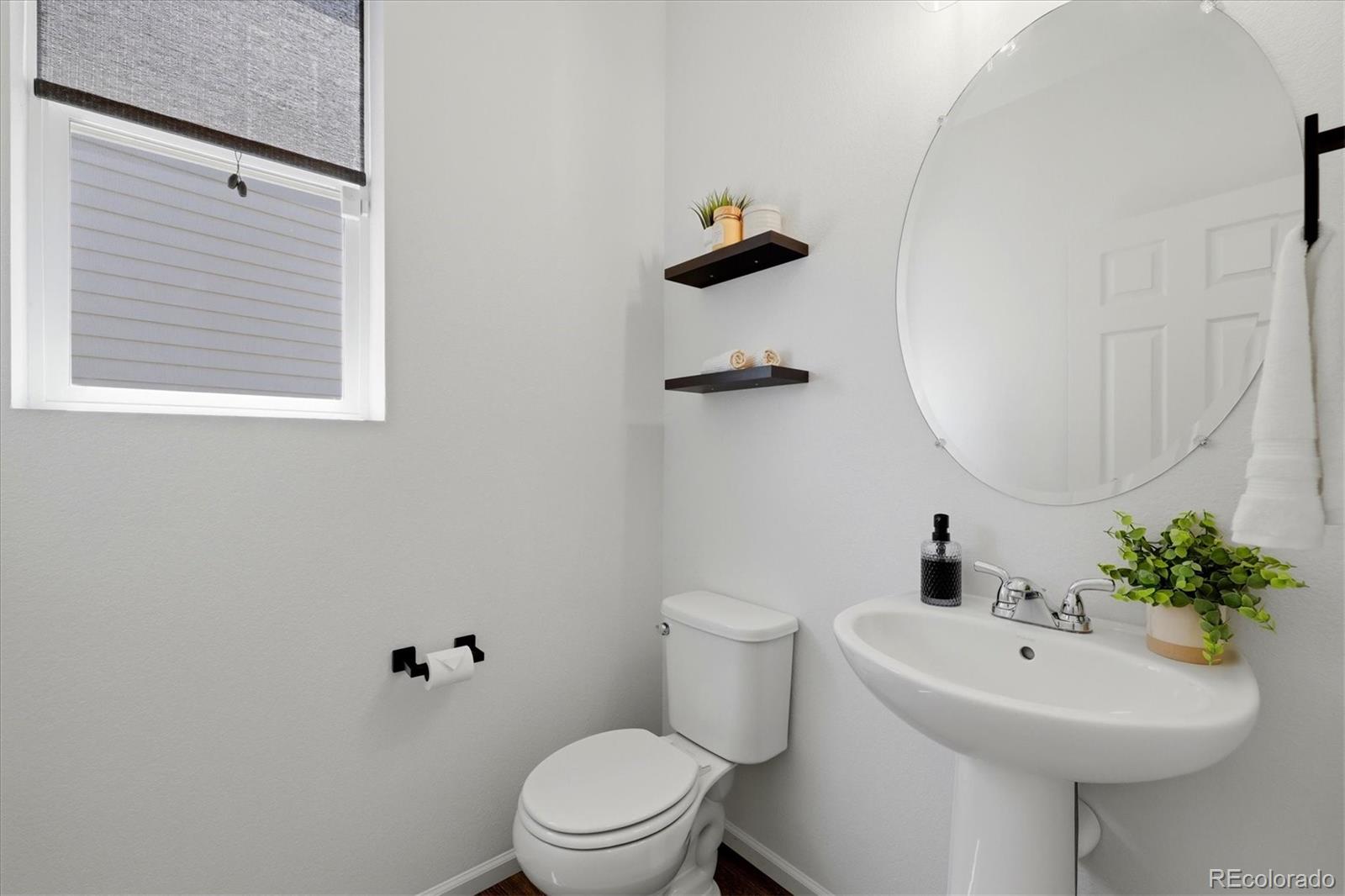 MLS Image #11 for 4777  jasper street,denver, Colorado