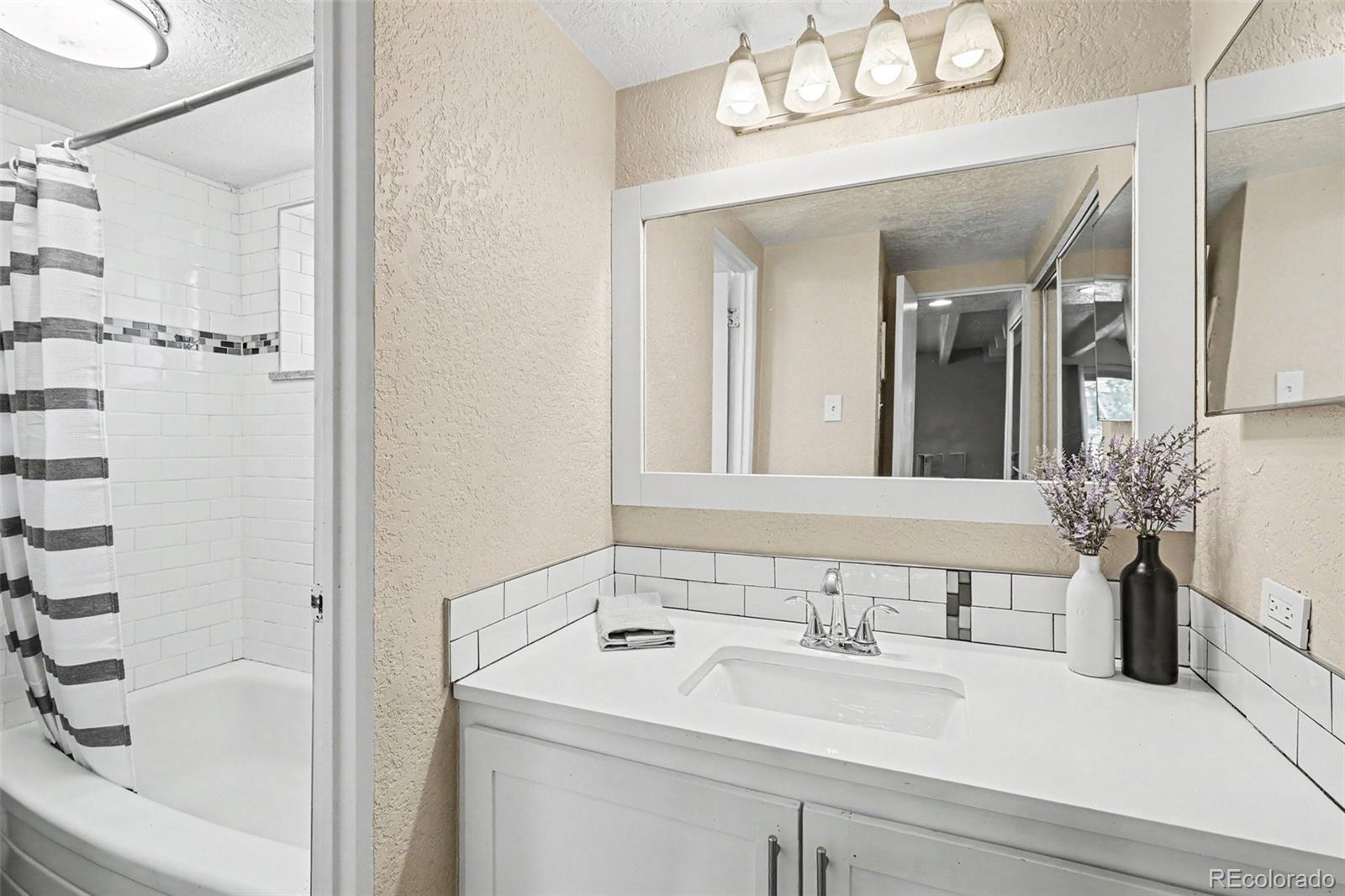 MLS Image #11 for 655 n pearl street,denver, Colorado
