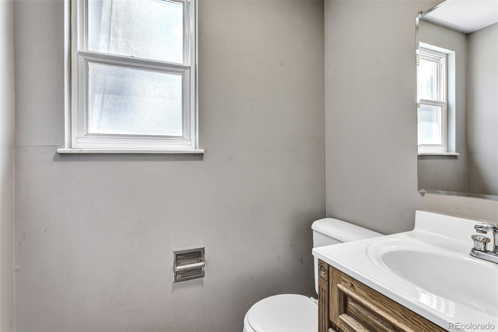 MLS Image #10 for 6460 e eastman avenue,denver, Colorado