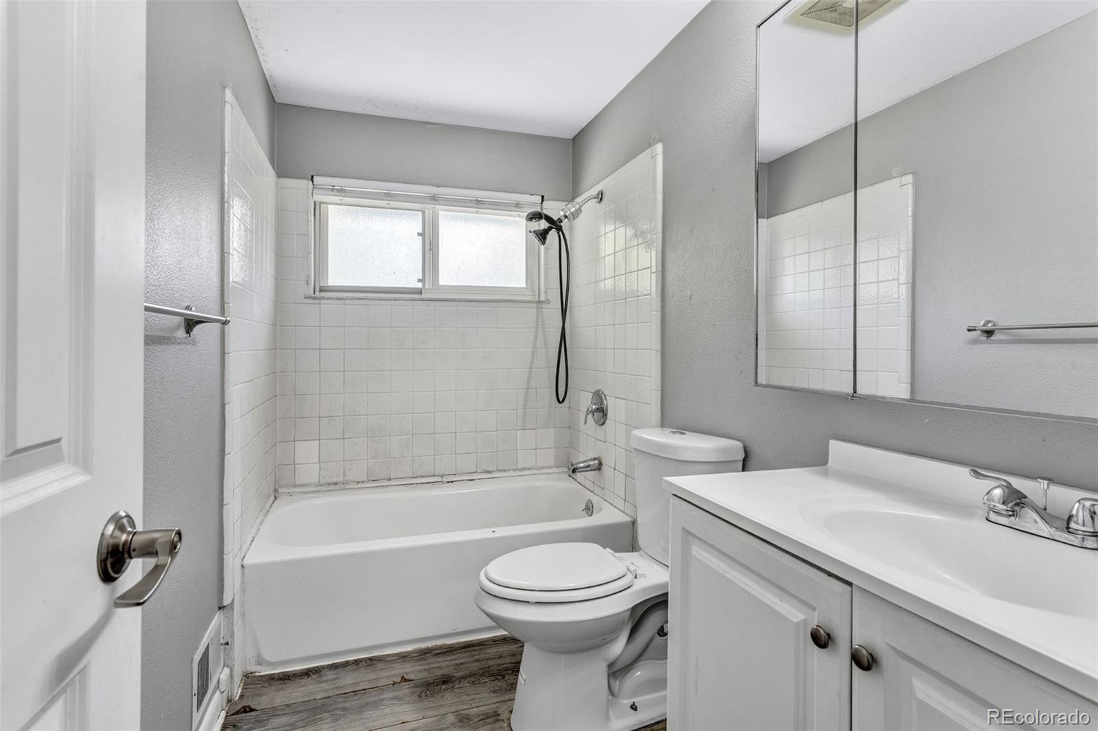 MLS Image #16 for 6460 e eastman avenue,denver, Colorado