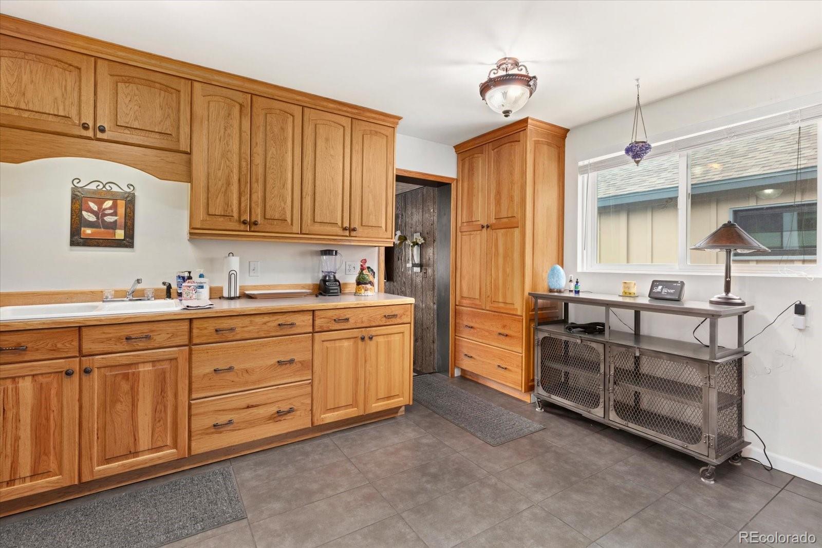 MLS Image #11 for 406  g street,salida, Colorado