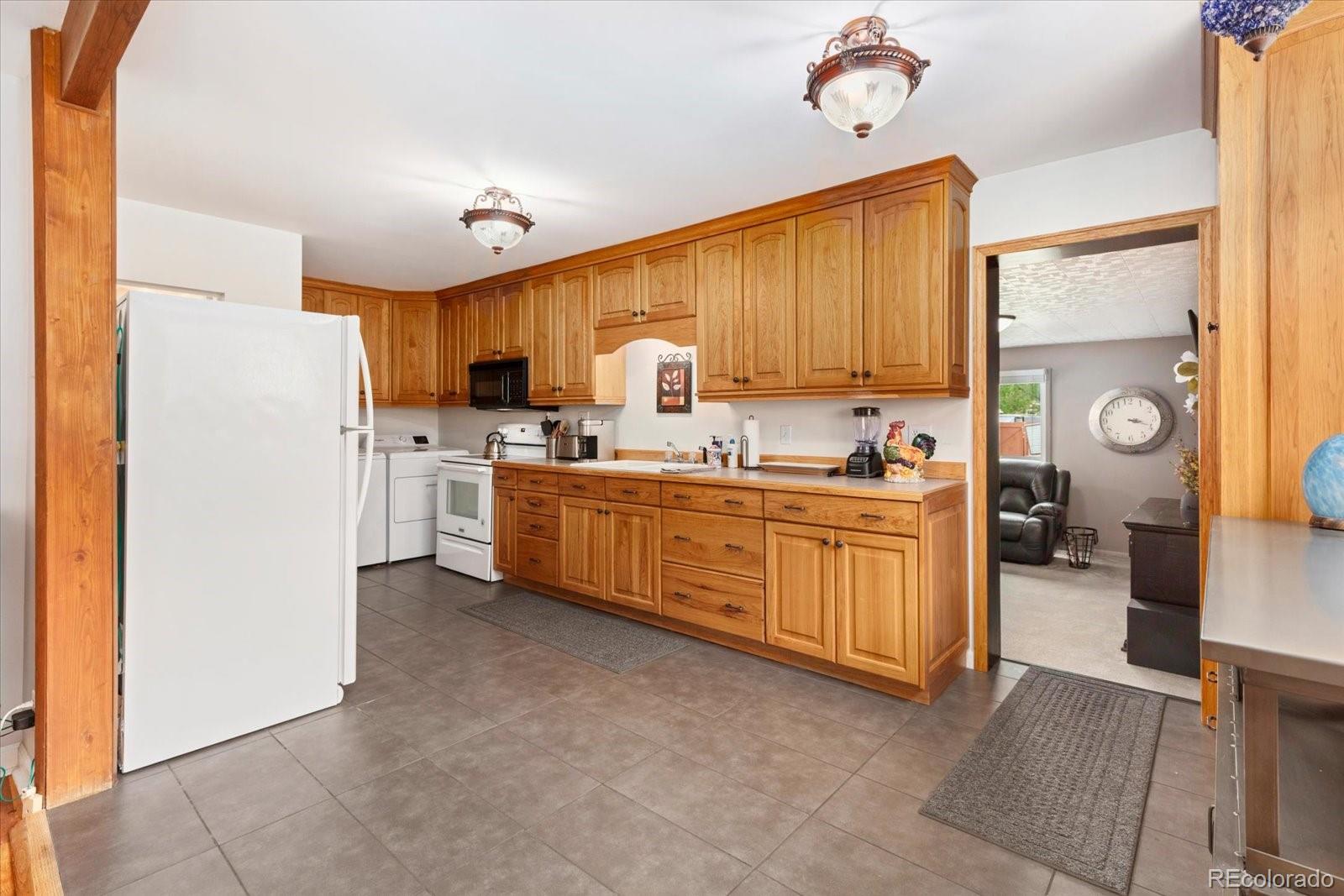 MLS Image #9 for 406  g street,salida, Colorado