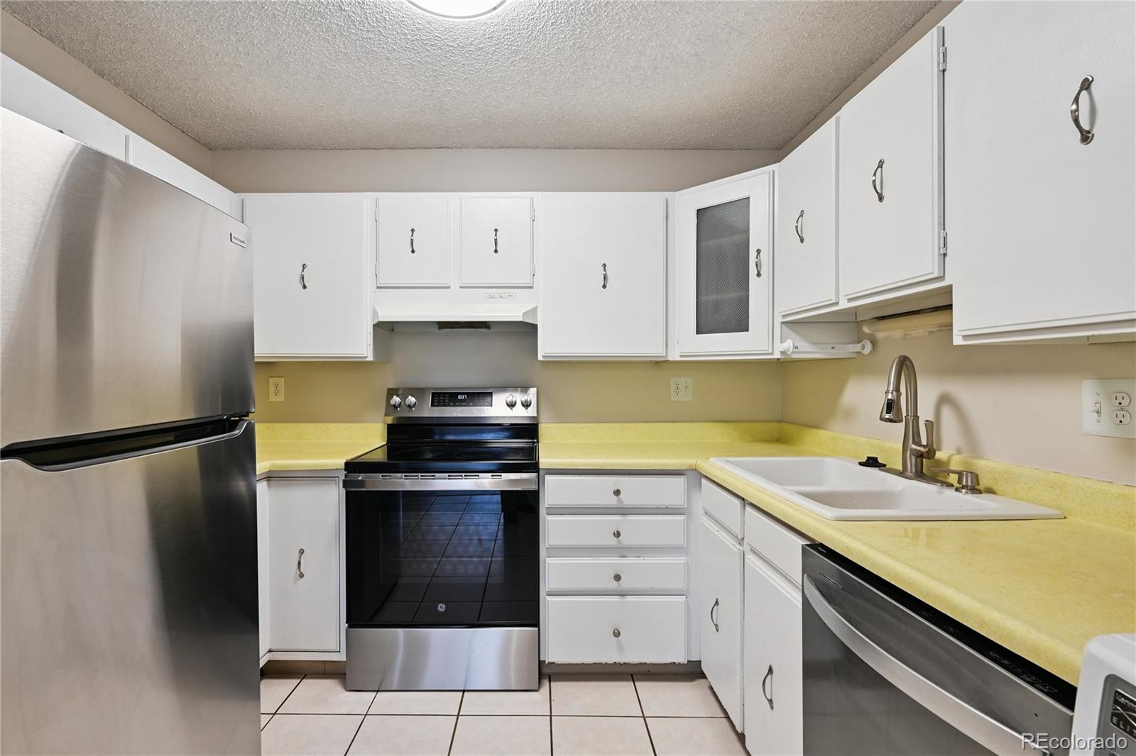 MLS Image #10 for 7040 e girard avenue,denver, Colorado