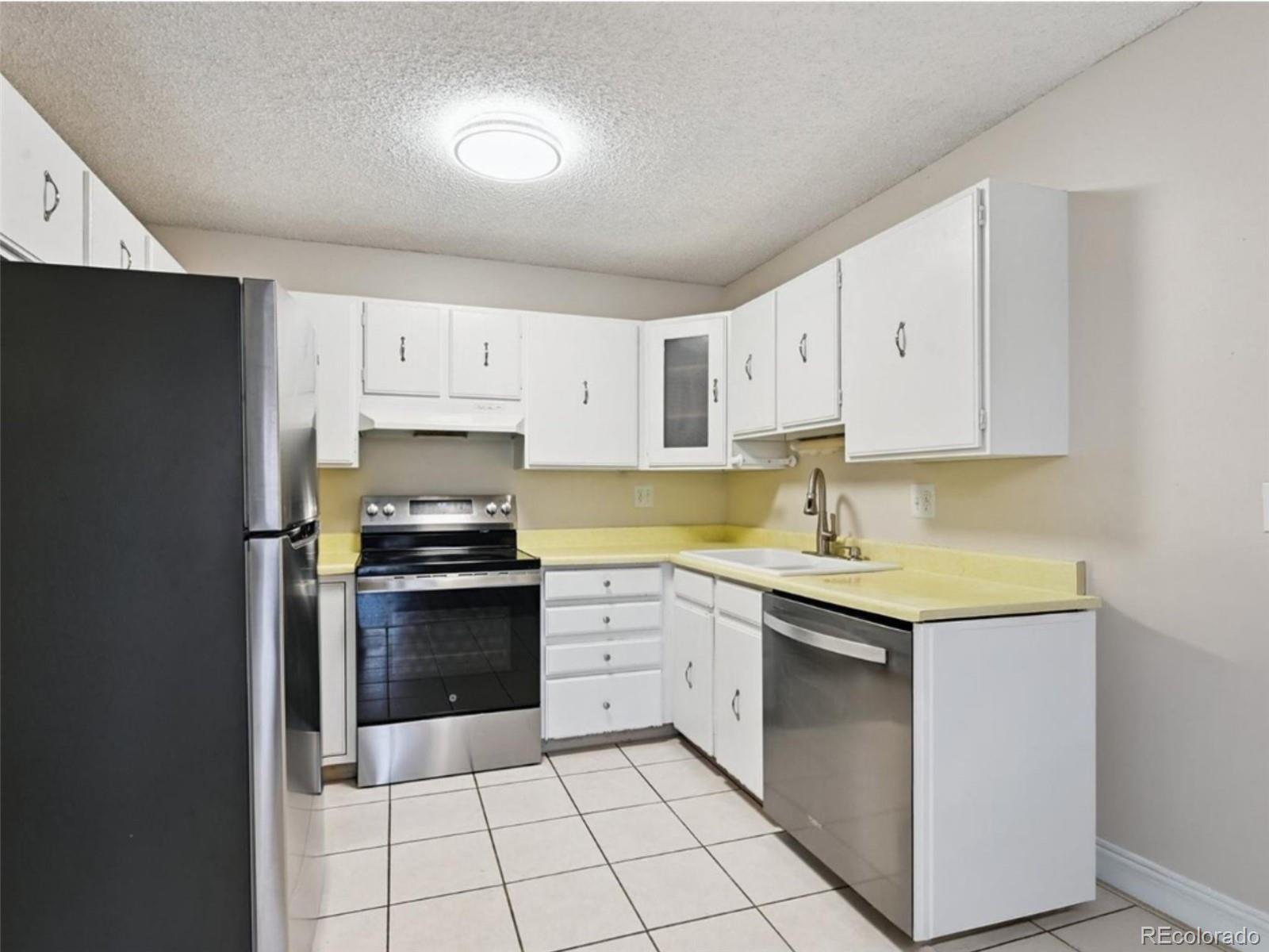 MLS Image #11 for 7040 e girard avenue,denver, Colorado