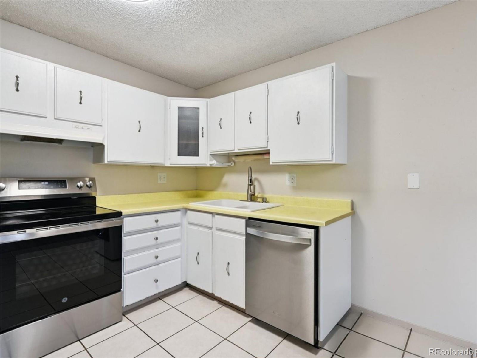 MLS Image #12 for 7040 e girard avenue,denver, Colorado