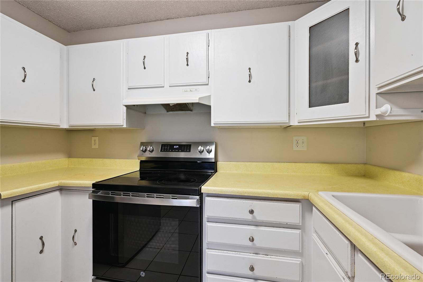 MLS Image #13 for 7040 e girard avenue,denver, Colorado