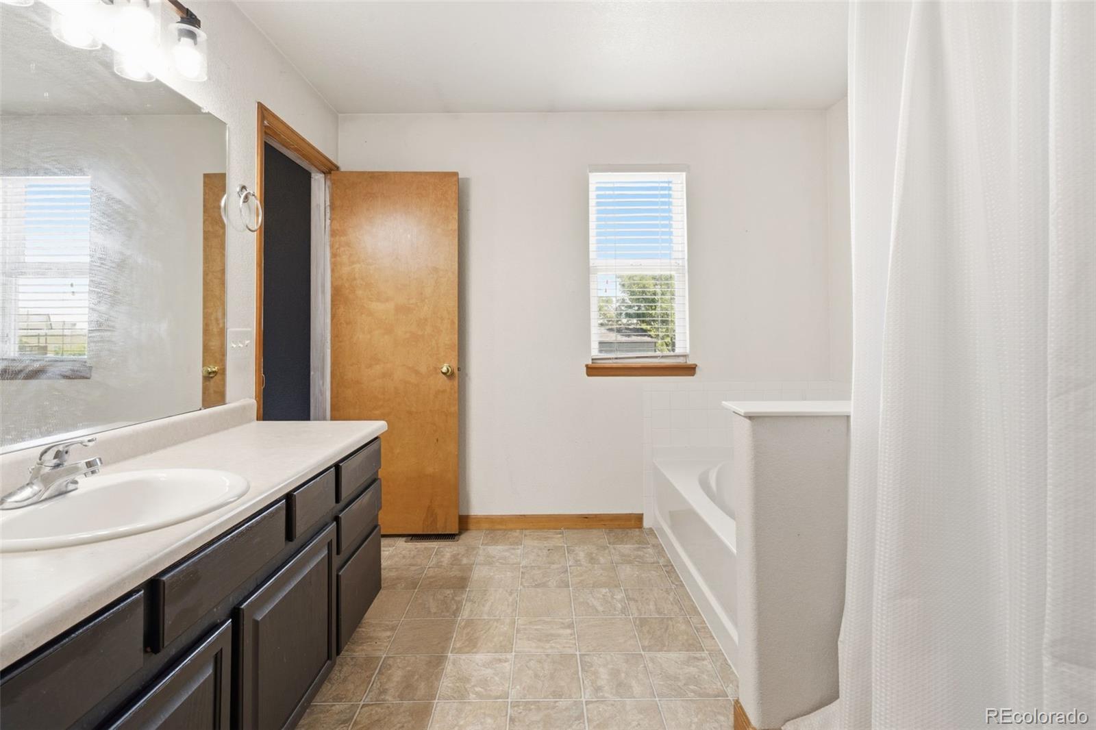 MLS Image #17 for 16620 w stroilway street,hudson, Colorado