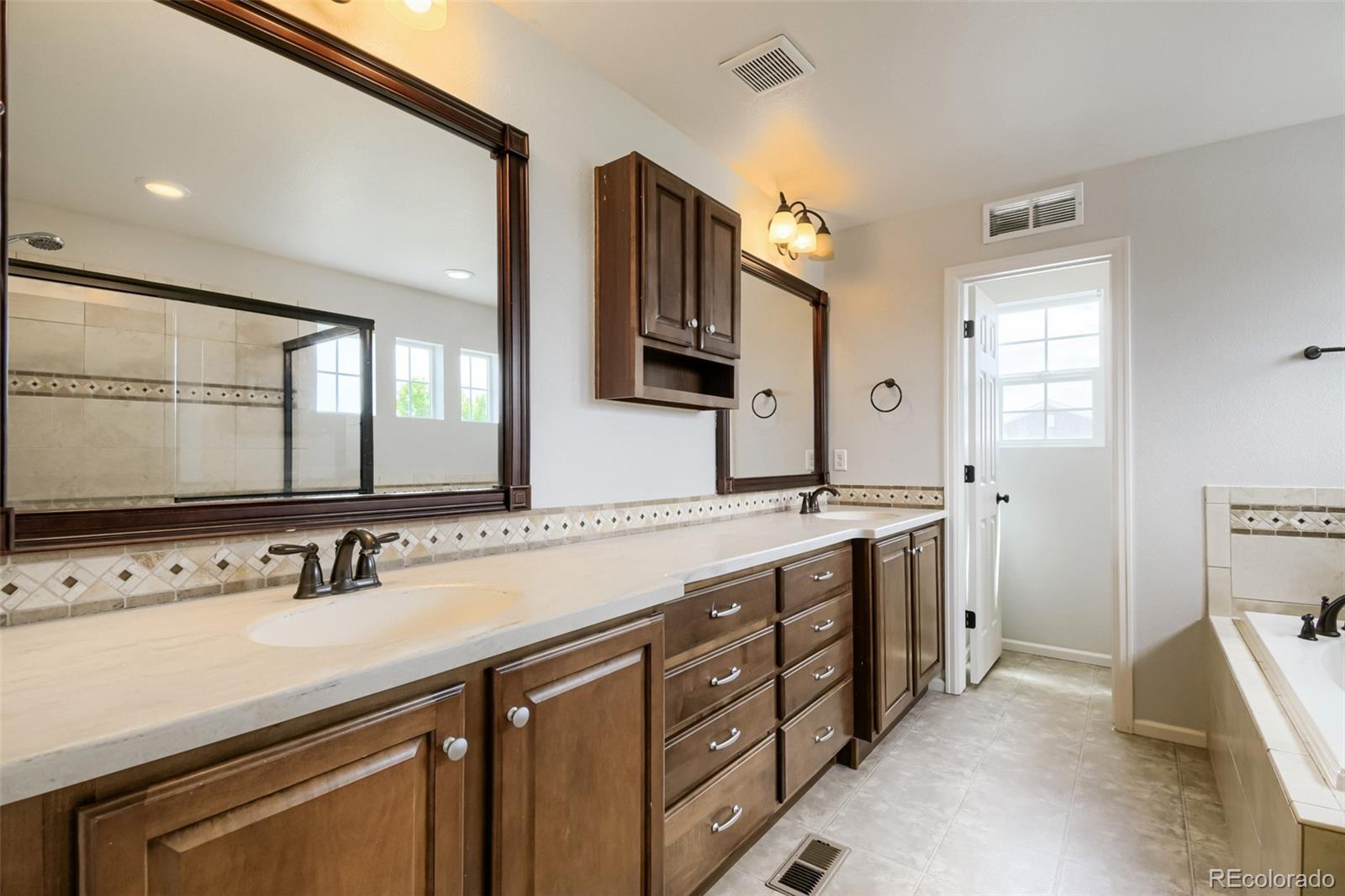 MLS Image #12 for 5560  killarney court,denver, Colorado