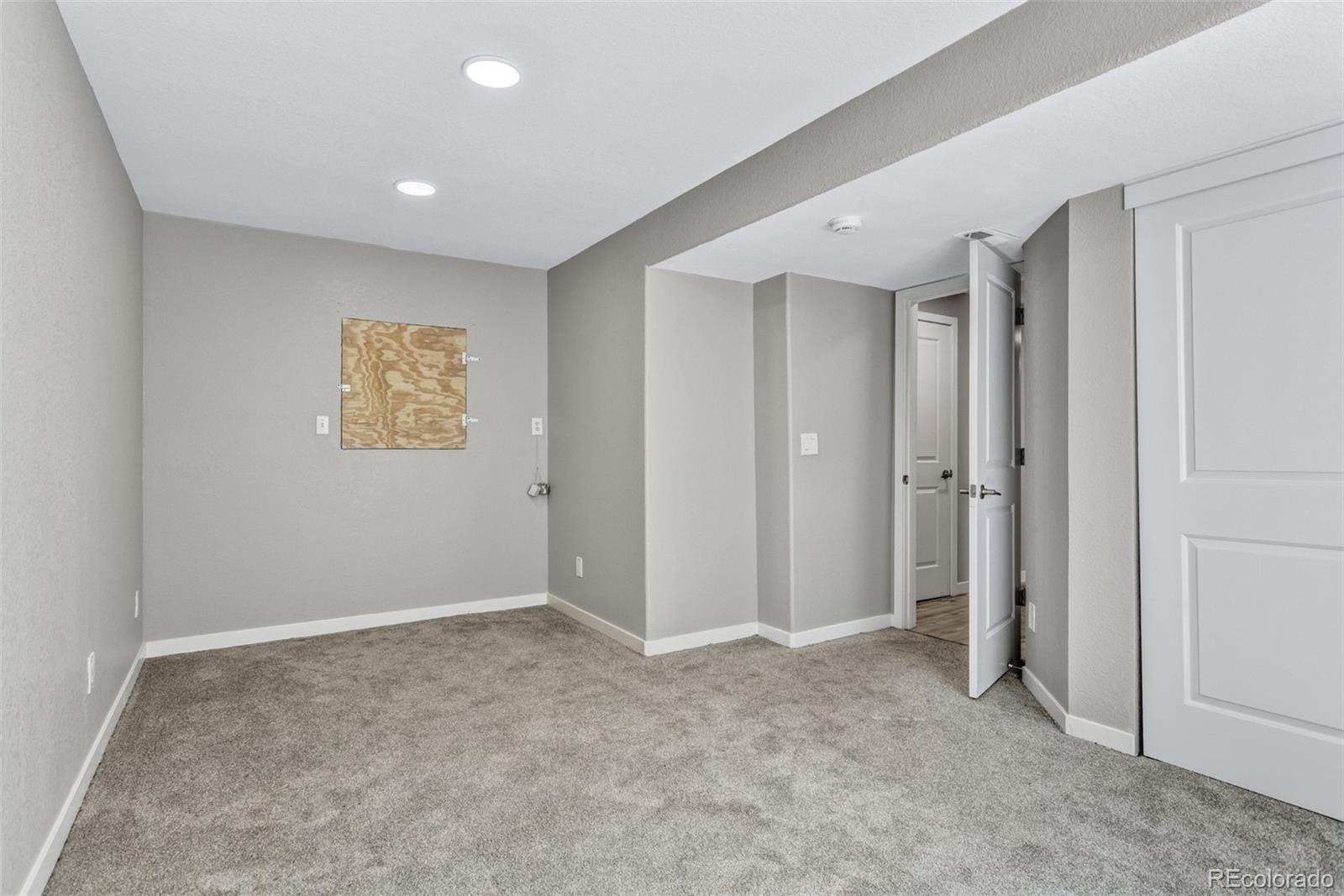 MLS Image #13 for 19889 e 59th avenue,aurora, Colorado