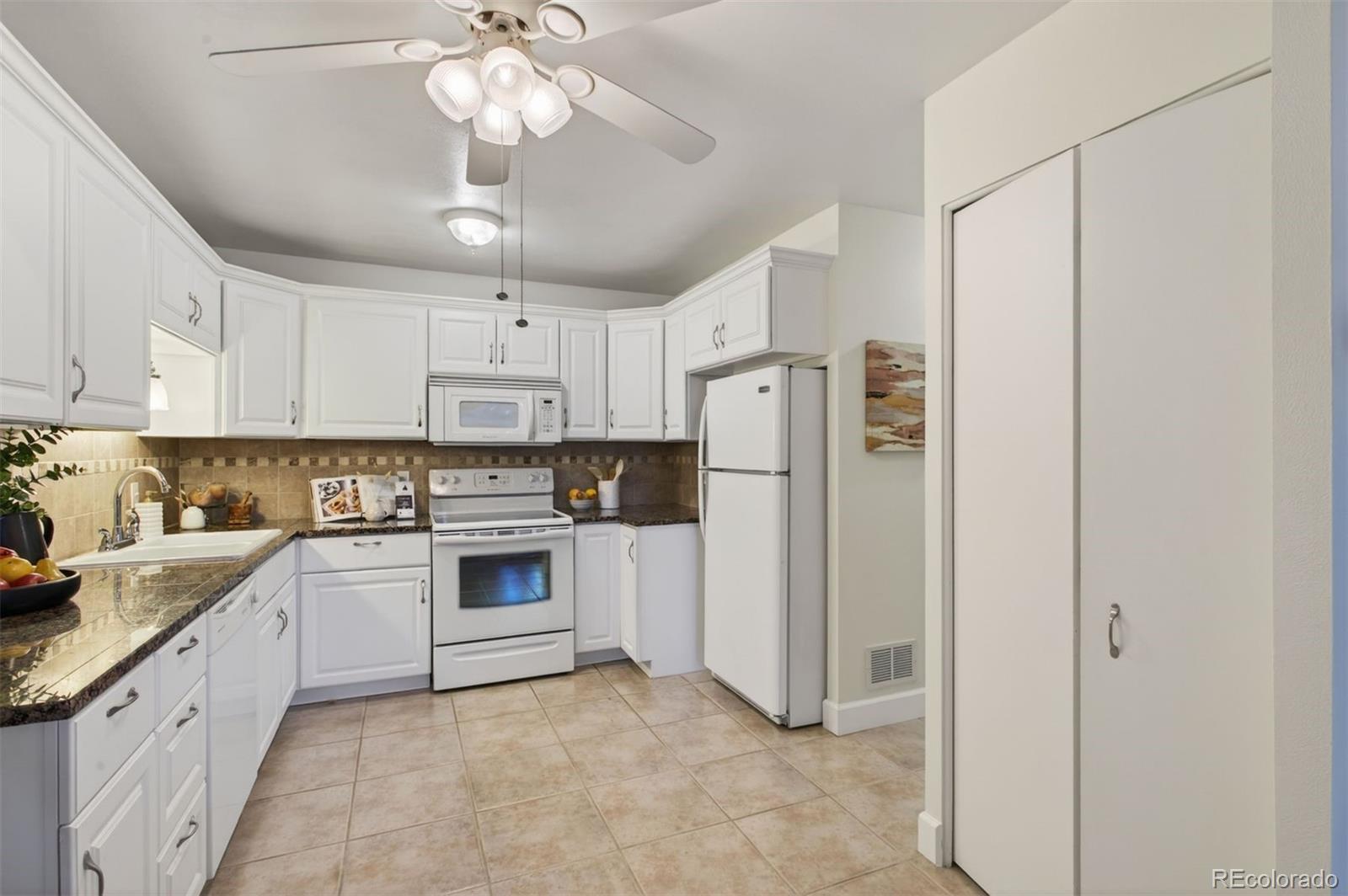 MLS Image #7 for 715 s alton way 7a,denver, Colorado