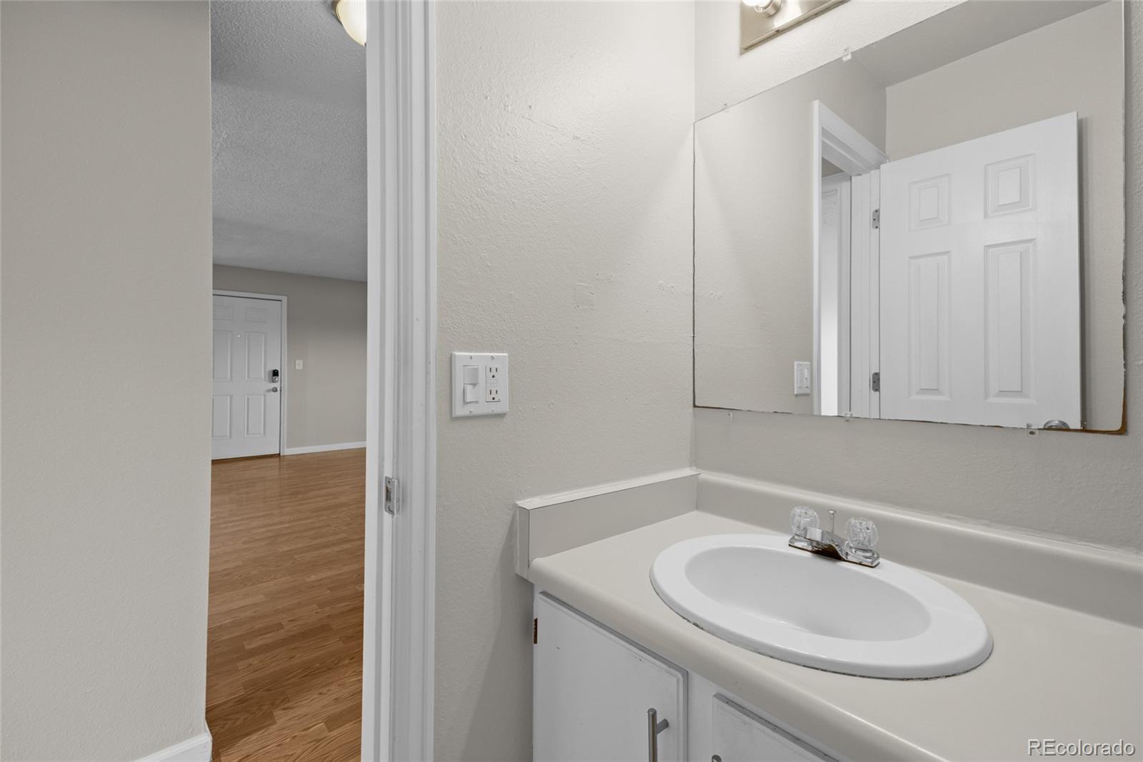 MLS Image #17 for 2232  coronado parkway,denver, Colorado
