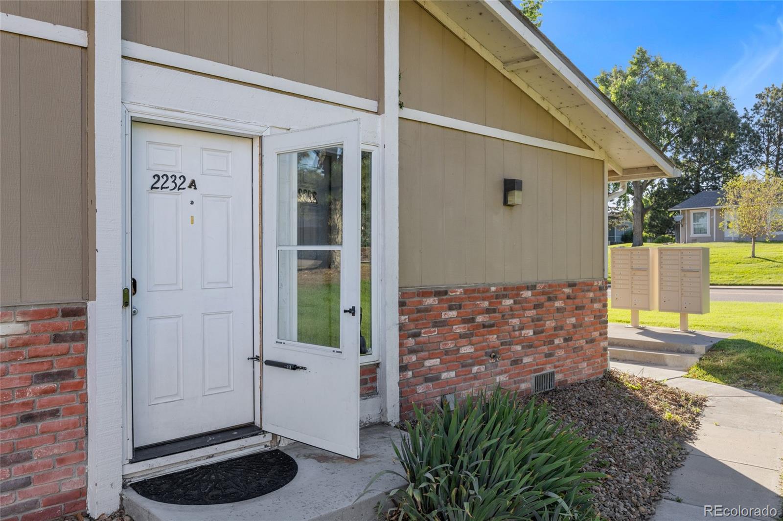 MLS Image #3 for 2232  coronado parkway,denver, Colorado
